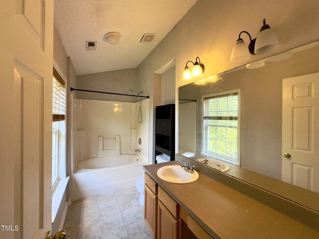 Building Photo - 324 Downing Glen Dr