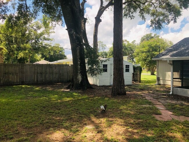 Building Photo - 3/2/2 Deltona