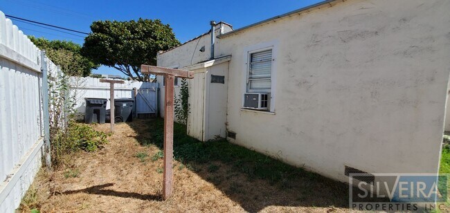 Building Photo - Cozy 2 bedroom 2 Bath Home