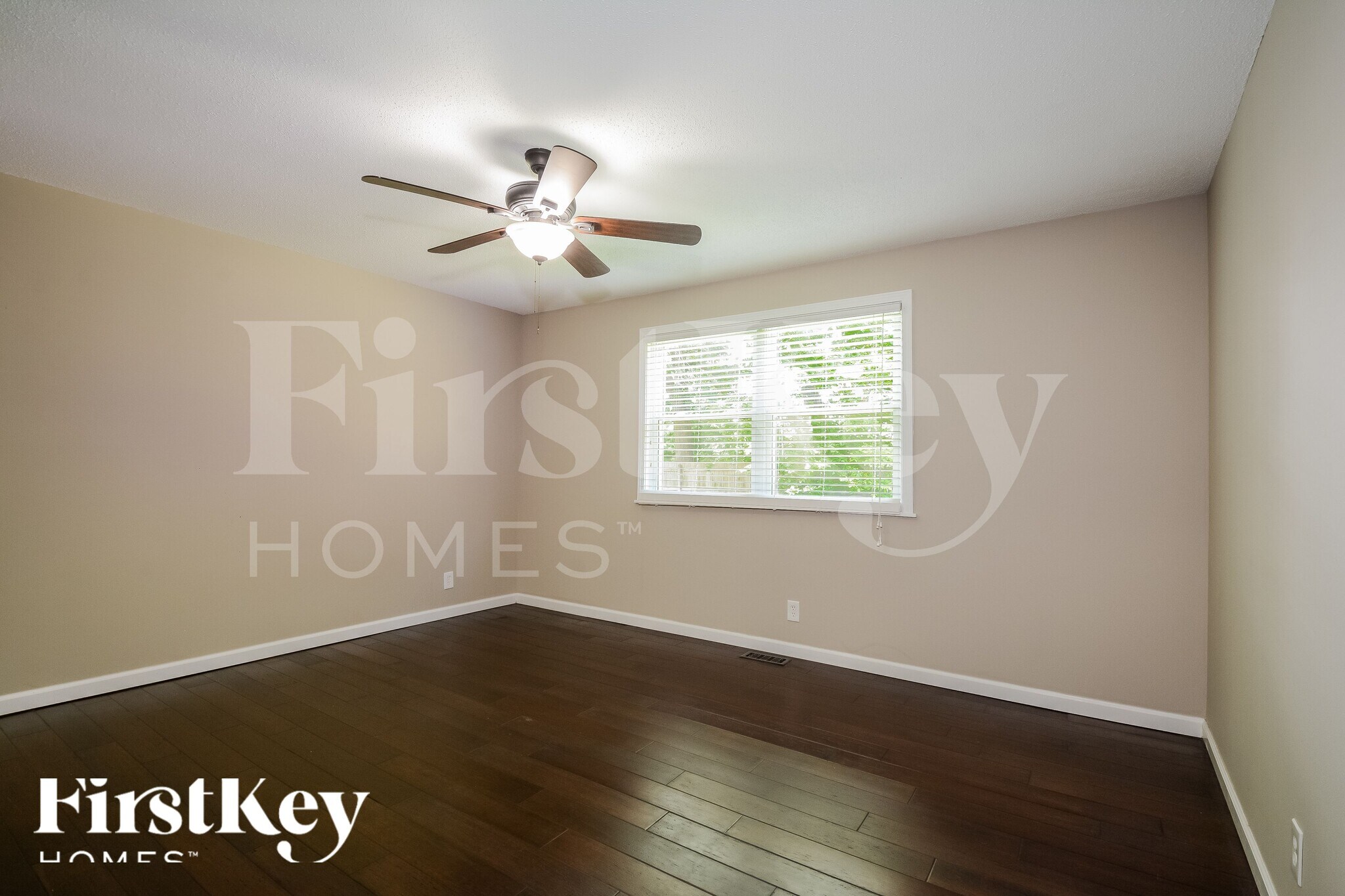 Building Photo - 3 Oak Point Ct