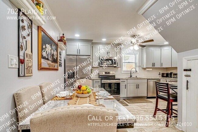 Building Photo - 702 Plaid St