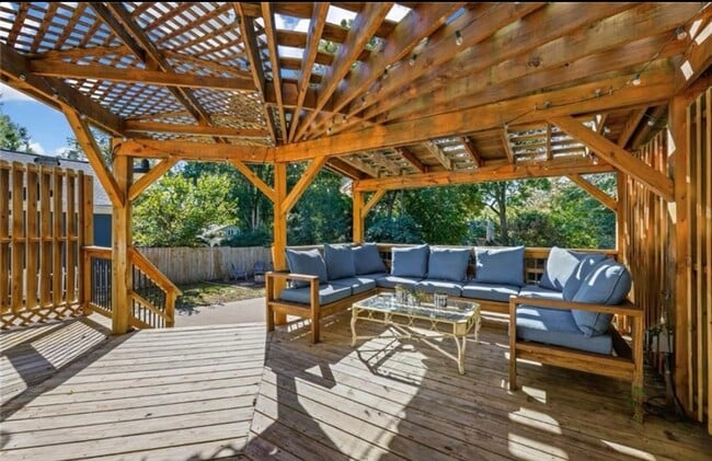 Building Photo - Charming Ardmore home full of character in...