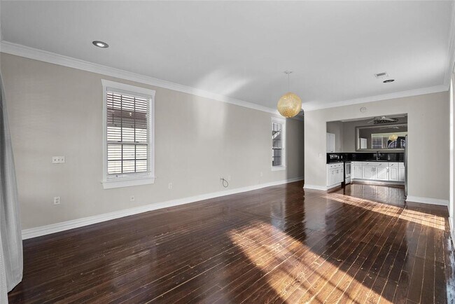 Building Photo - 912 32nd St