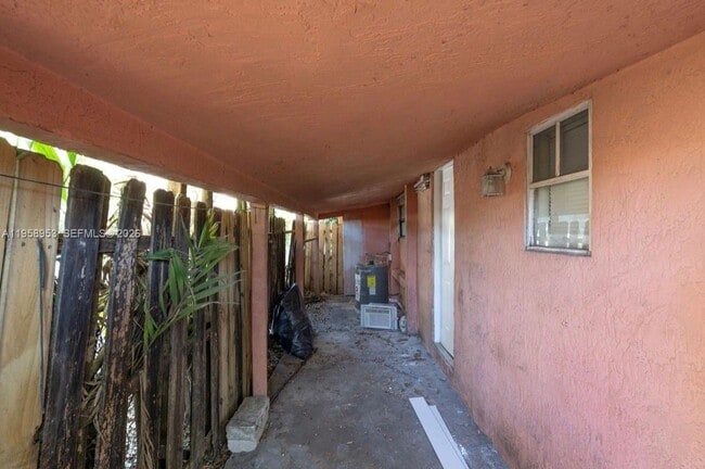 Building Photo - 914 NW 80th St