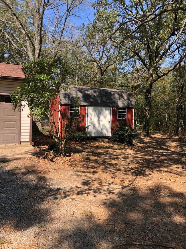 Building Photo - Secluded Country Retreat — Minutes from Se...