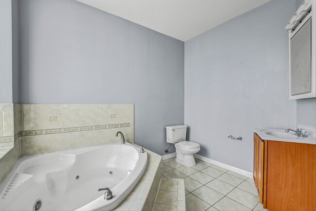 Building Photo - 1332 N Campbell Ave