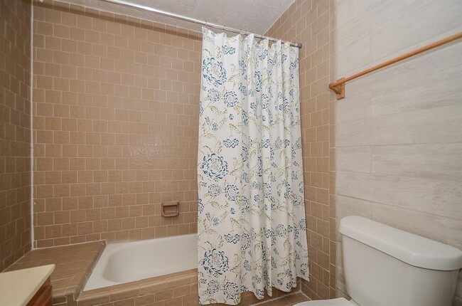 Building Photo - 9414 Clipperwood Pl