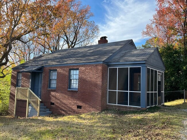 Building Photo - **AVAILABLE NOW**Near Ft. Benning. Columbus, GA 2 Bedroom / 1 Bathroom Home for Rent***