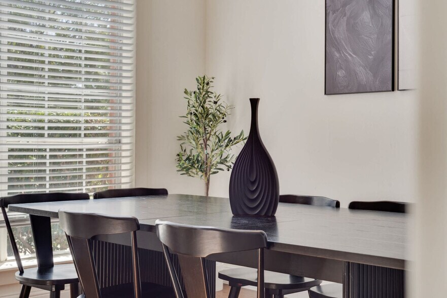 Building Photo - 5795 Brighton Ct