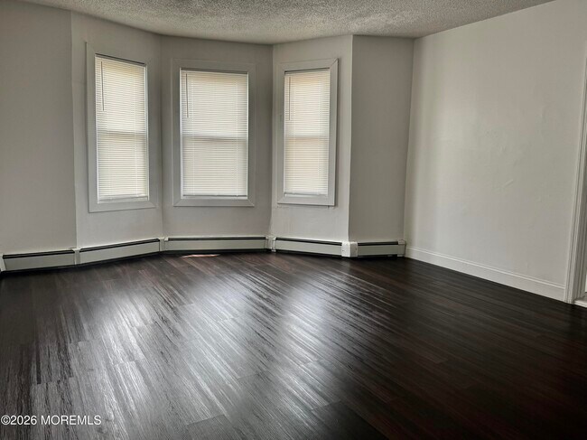 Building Photo - 198 New Brunswick Ave