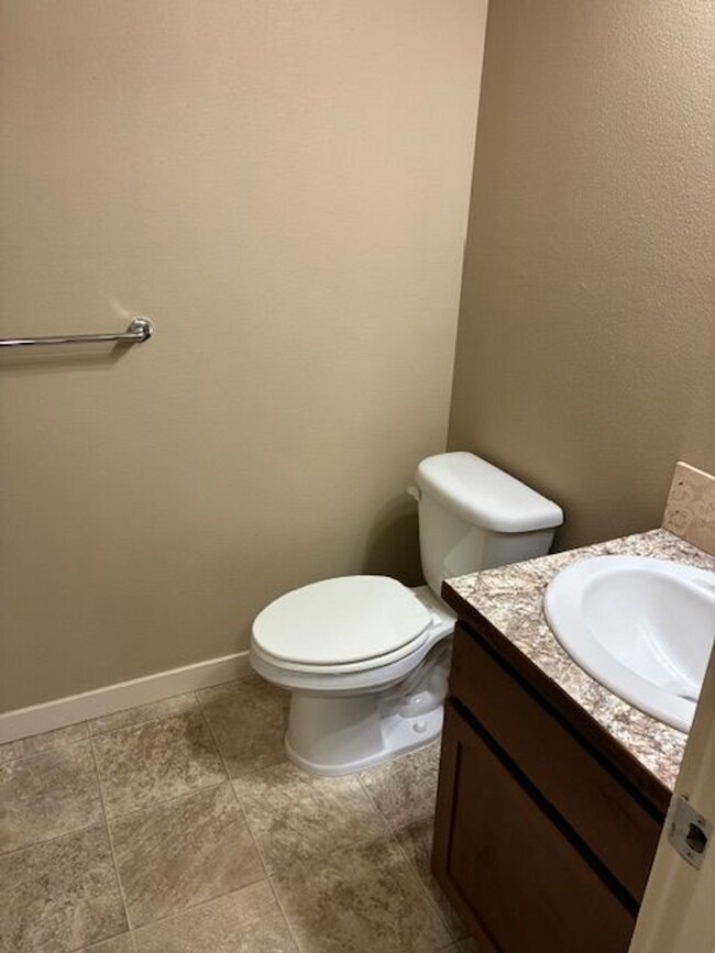 Building Photo - BW8920