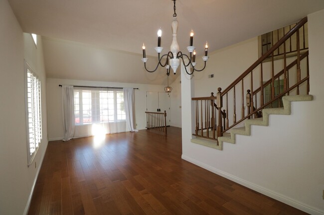 Building Photo - Beautiful home for Lease in Newbury Park!