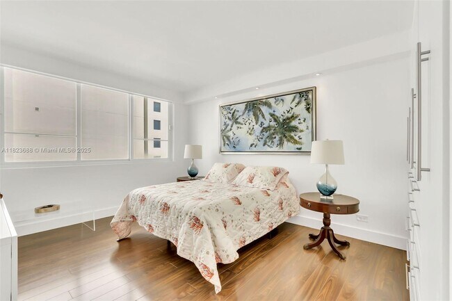 Building Photo - 5005 Collins Ave