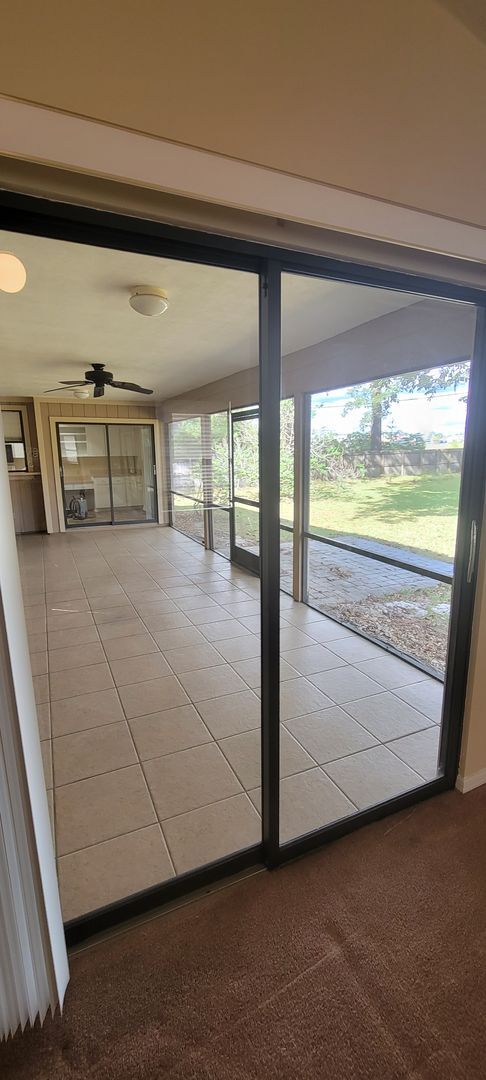 Building Photo - 3/2: Enjoy this nice spacious home in Sunrise.