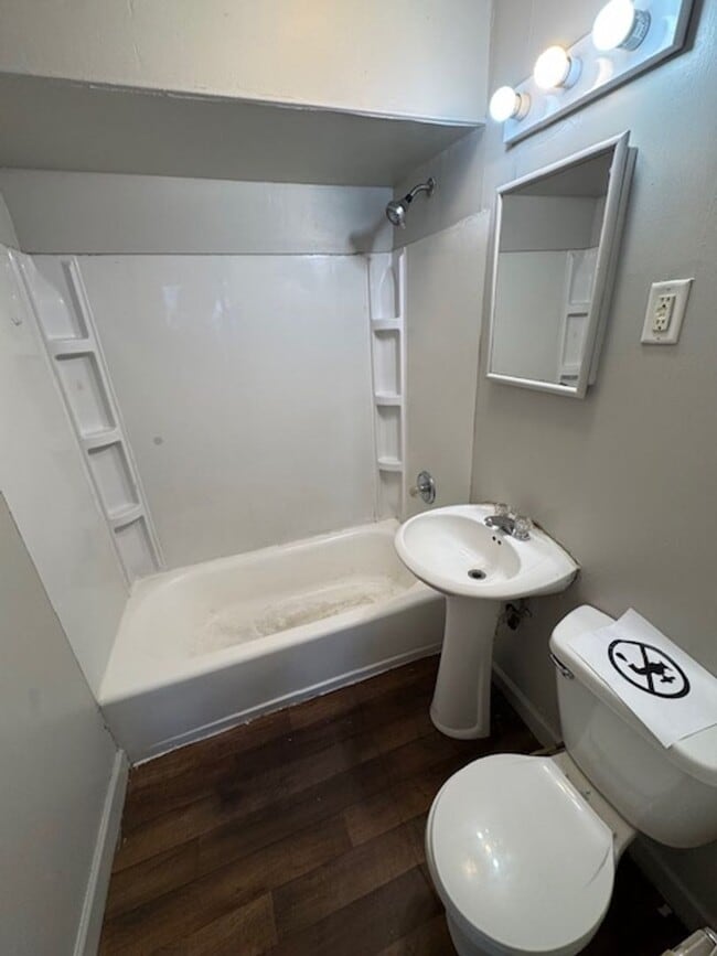 Building Photo - 4622 Smith St