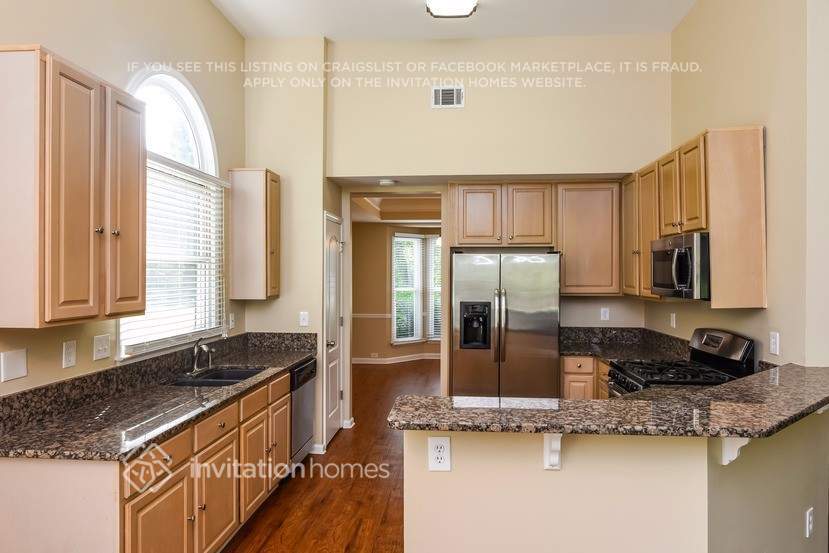 Building Photo - 135 Springlaurel Ct