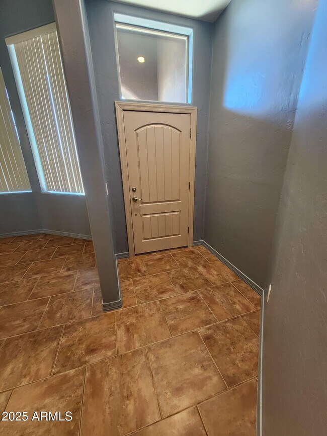 Building Photo - 1766 E Golf Course Rd