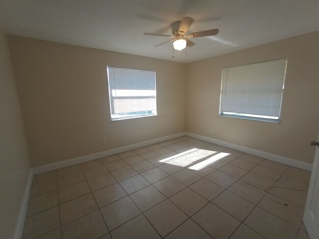 Building Photo - 2/1 Apartment for rent. Delray Beach
