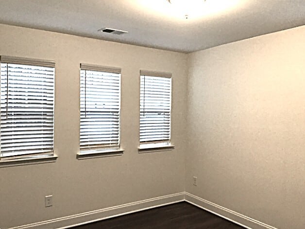 Building Photo - 205 Lindridge Dr