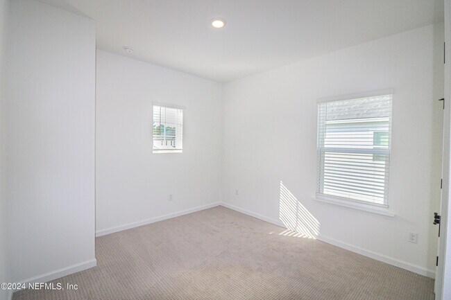 Building Photo - 483 Stargaze Ln