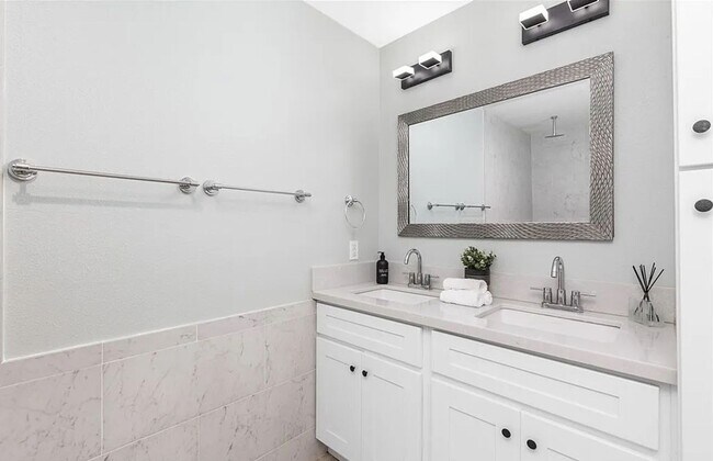 Building Photo - 2BD/1BA ADU Apartment in Belmont Heights
