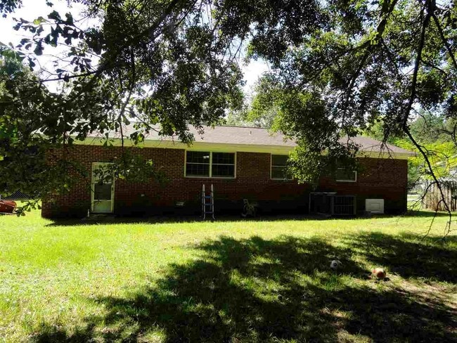Building Photo - 215 Country Rd