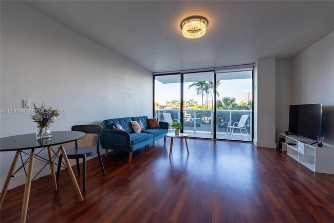 Building Photo - 3675 N Country Club Dr