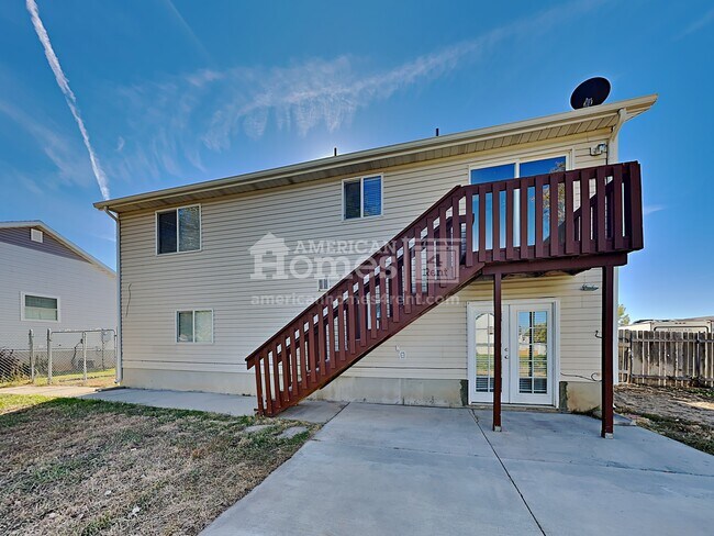 Building Photo - 2196 W 1570 N