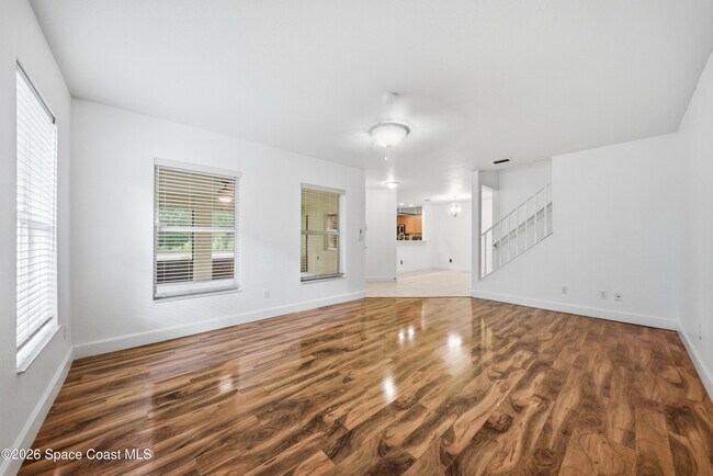 Building Photo - 2605 S Park Ave