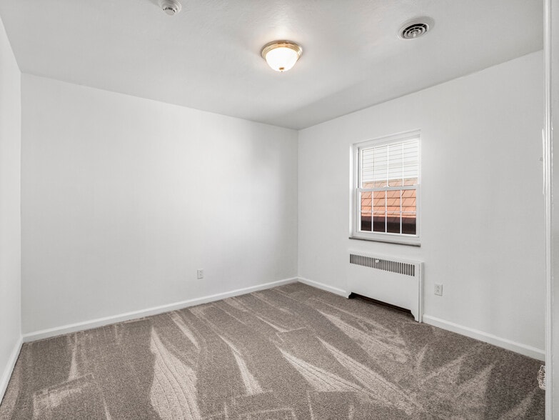 Building Photo - 433 Winterhill St