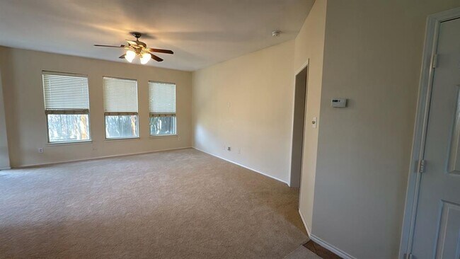 Building Photo - 4923 Lake Gladewater Ct
