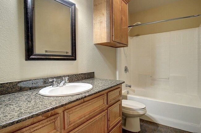 Building Photo - 6824 Fox Tail Dr