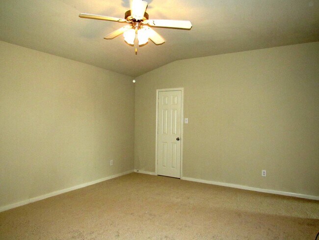 Building Photo - 21315 Bella Mountain Dr