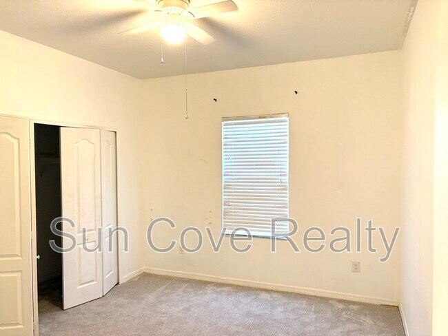 Building Photo - 2111 Roanoke Springs Dr