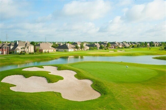 Building Photo - 10206 Hahns Peak Dr
