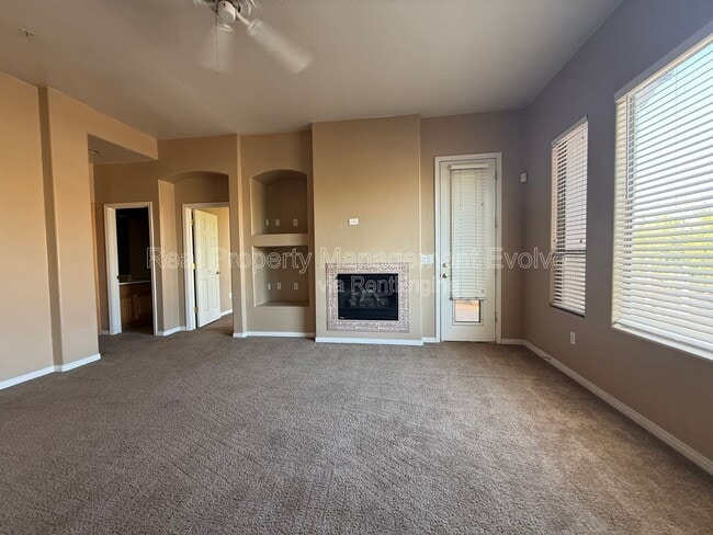 Building Photo - 16420 N Thompson Peak Pkwy