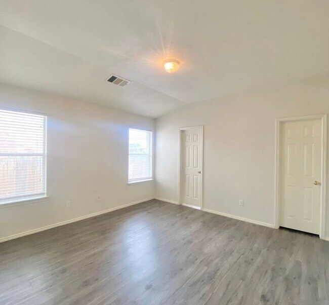 Building Photo - NEW IN MANAGEMENT - AVAILABLE NOW!