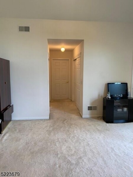 Building Photo - 29 Phillip Dr