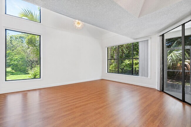 Building Photo - 5280 SE Seascape Way