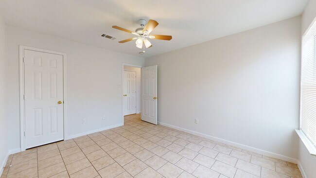 Building Photo - 316 Cedar Ridge Dr