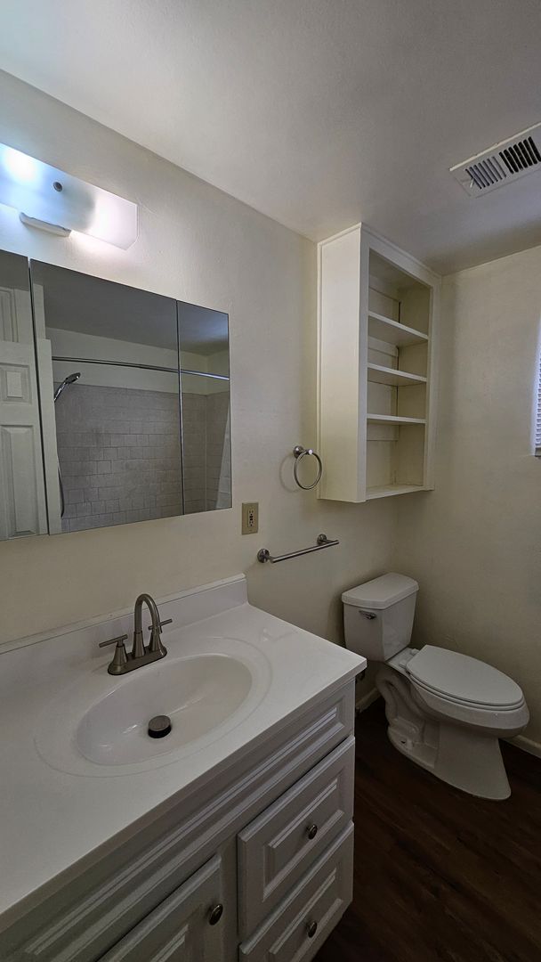 Building Photo - Louisiana Blvd SE-845