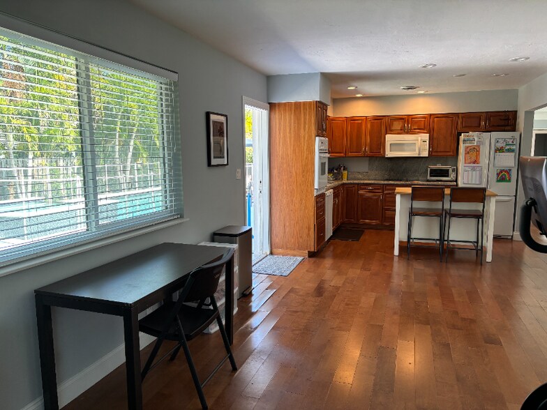 Building Photo - 2432 NE 26th Ave