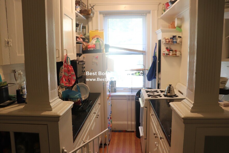 Building Photo - 1 Gray St