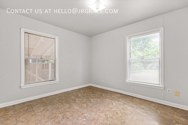 Building Photo - 3616 Live Oak Ave