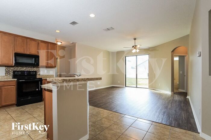 Building Photo - 3086 Pointe Pl Ave