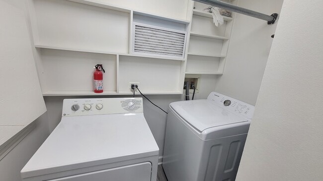 Building Photo - 378 Sandalwood Ln