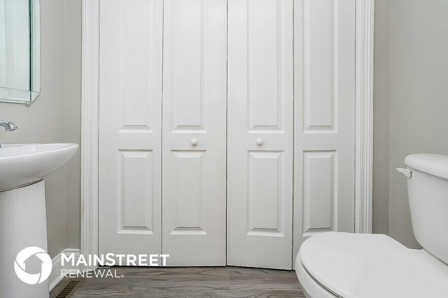 Building Photo - 320 Sea Biscuit Dr