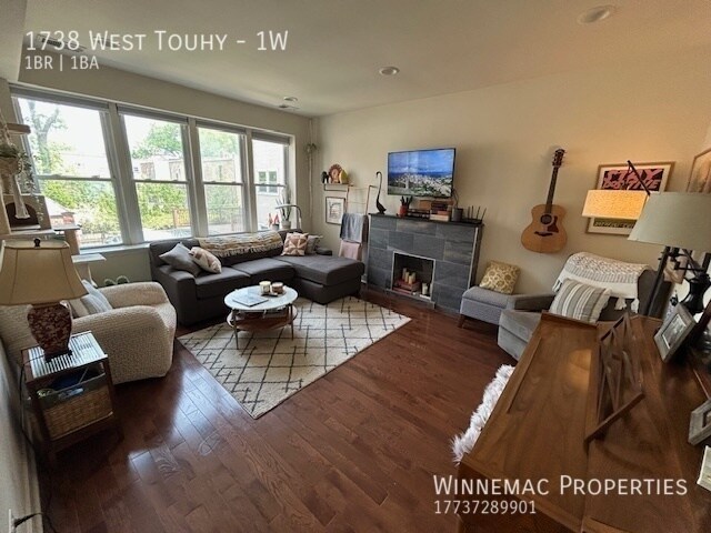 Primary Photo - 1738 West Touhy-1W