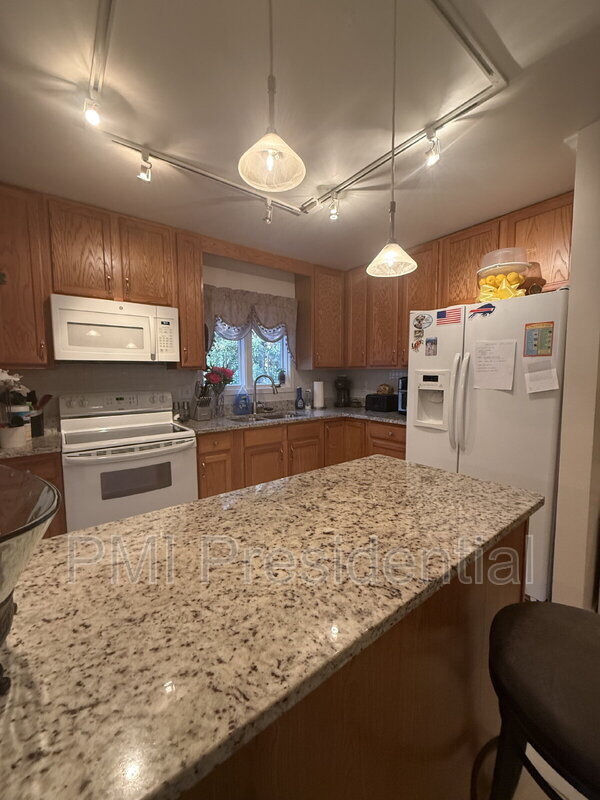 Building Photo - 14300 Cove Ridge Pl