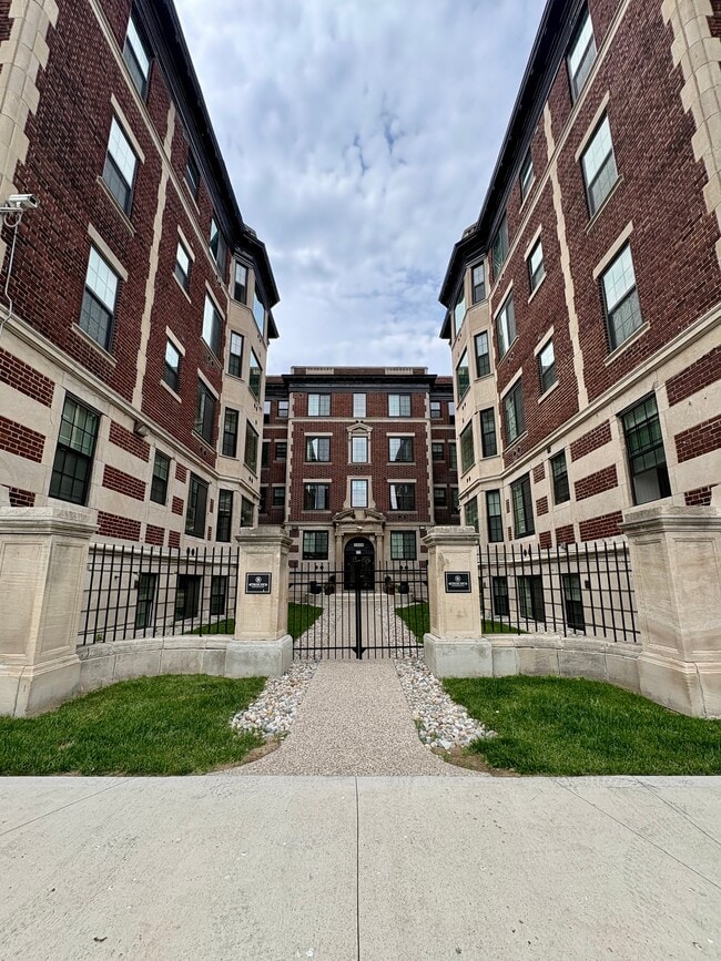 Building Photo - 1800 W Bethune St